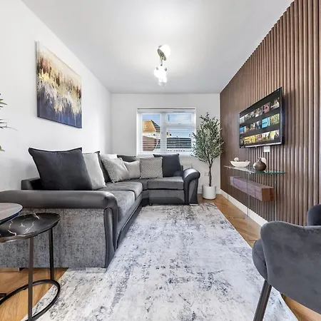 Contractors, Best Monthly Deals, Spacious 4Br